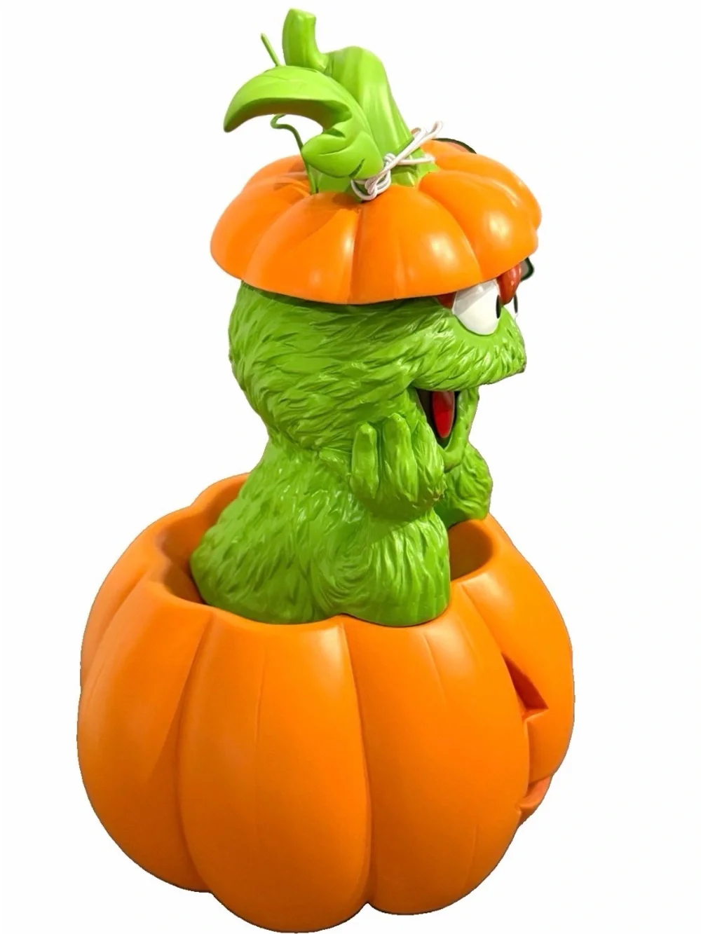 Sesame Street Oscar the Grouch Pumpkin Halloween 10” Figurine  New! So Cute!